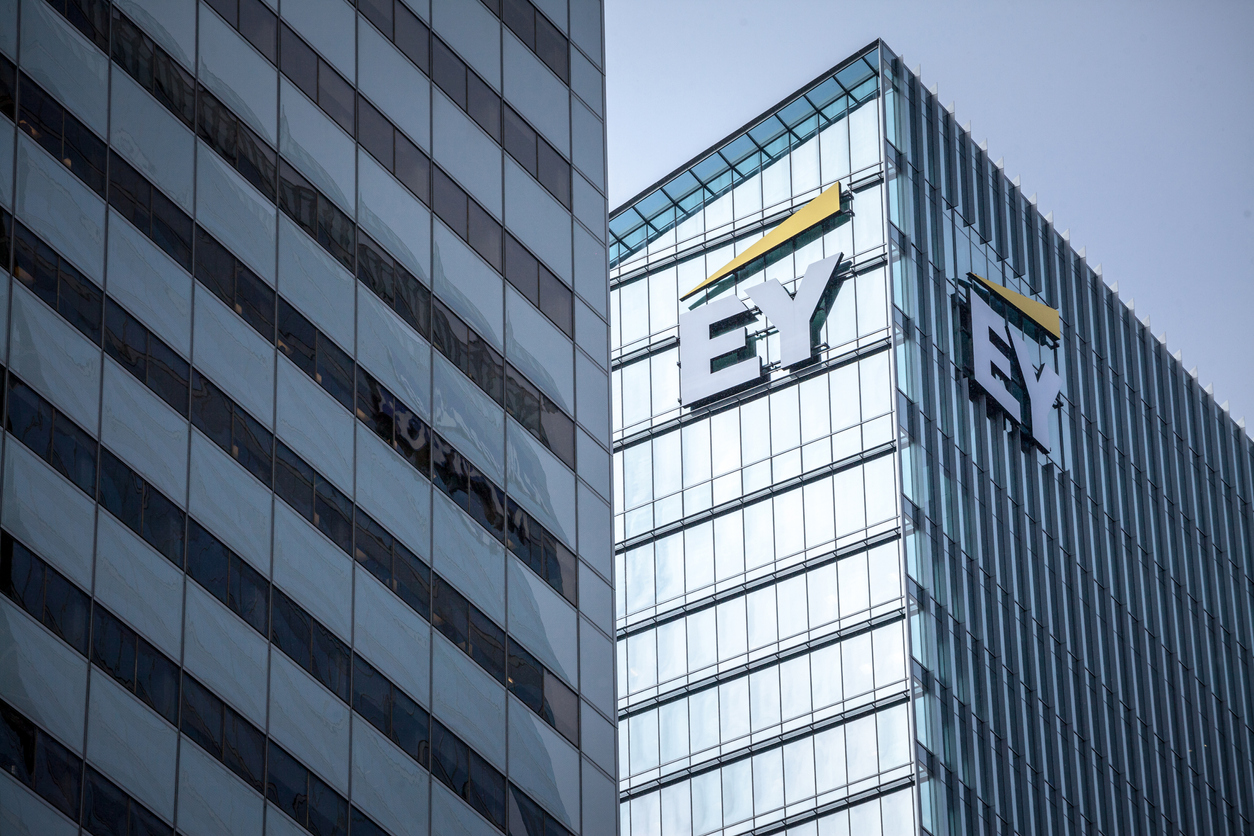 EY Top Brass Announce Plan to Split Big Four Auditor