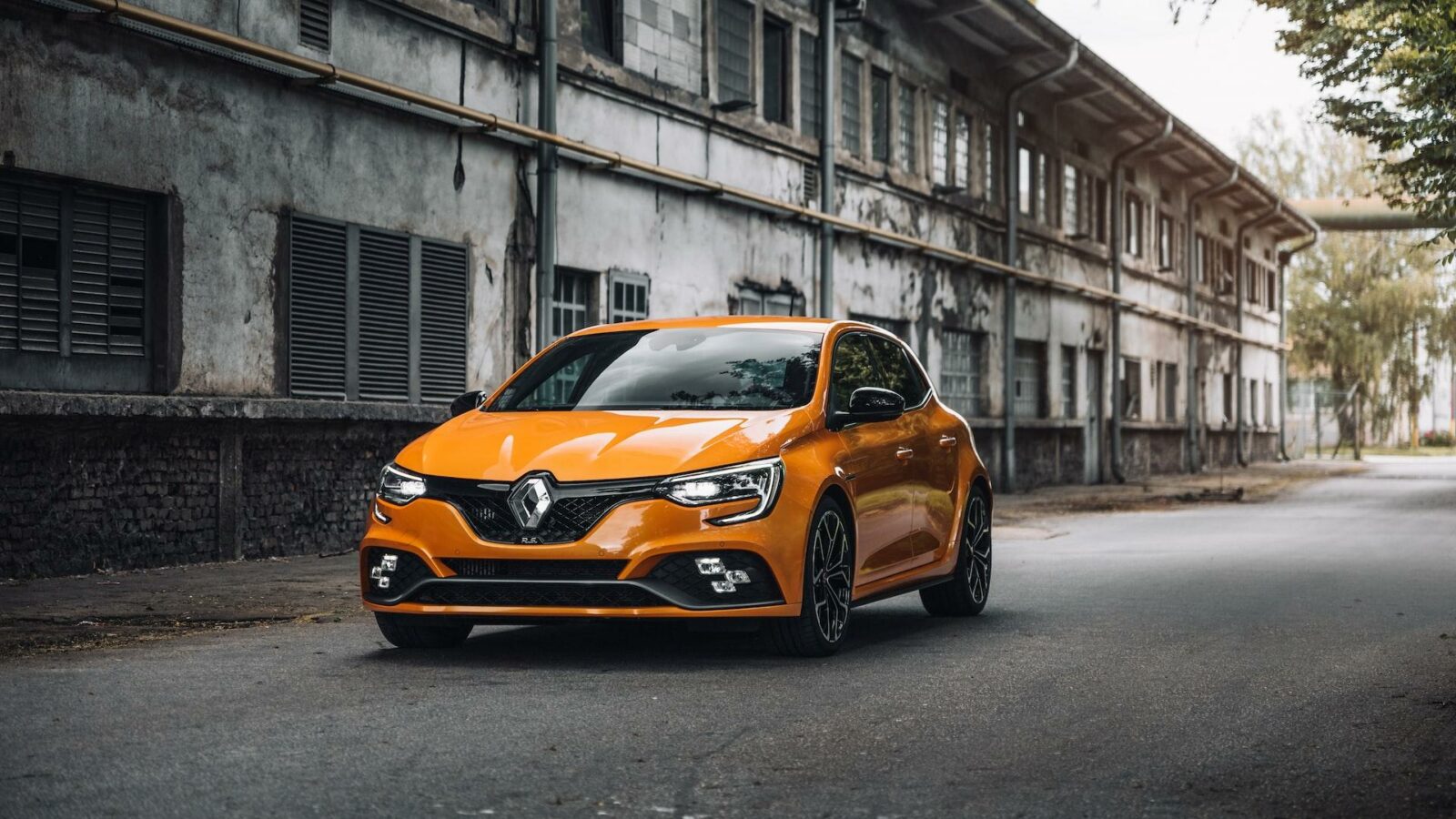 Renault and Geely Announce Joint Venture for Combustion Engines