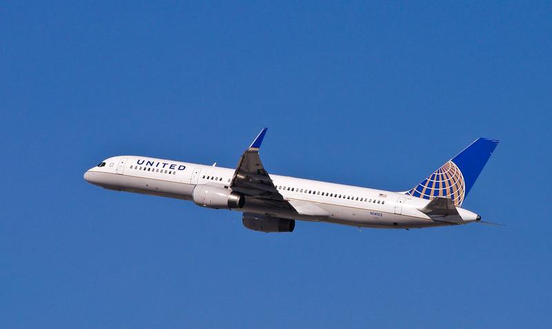 United Won’t Make Parents Pay to Sit Next to Children Under 12