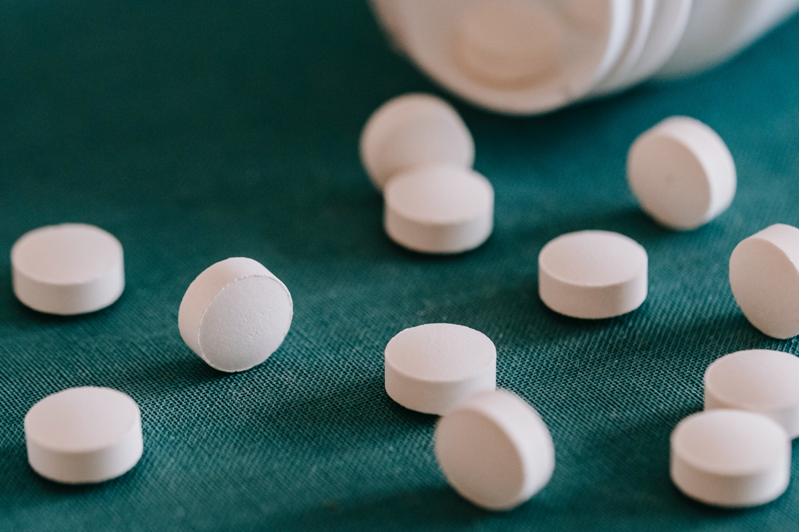 US Mulls a Quid Pro Quo to Enlist China in Opioid Fight