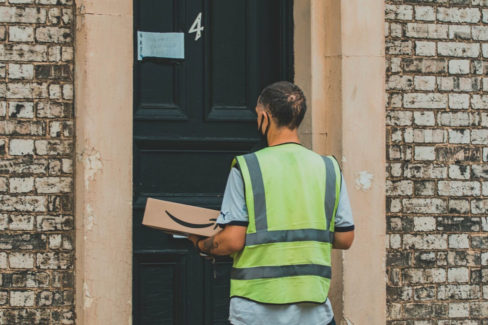 Amazon Wants to Double Its Same-Day Delivery Facilities