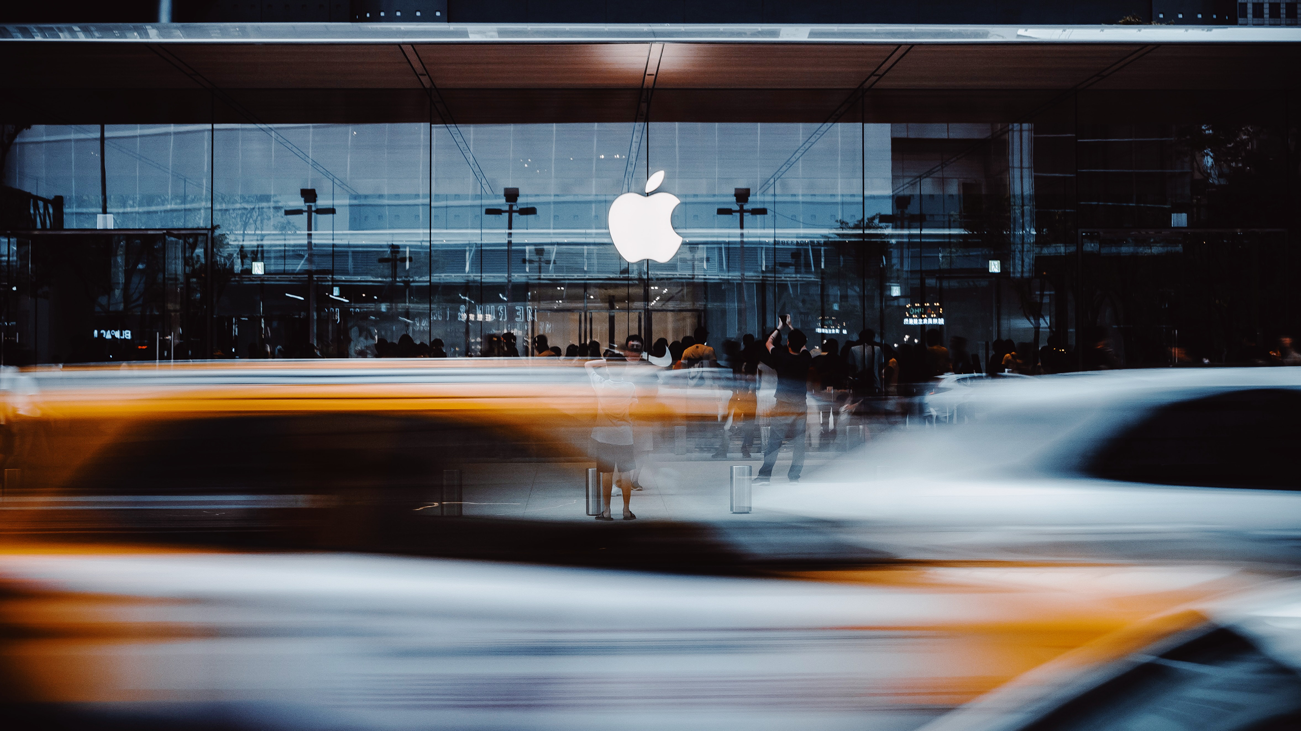 Photo of the outside of an Apple store