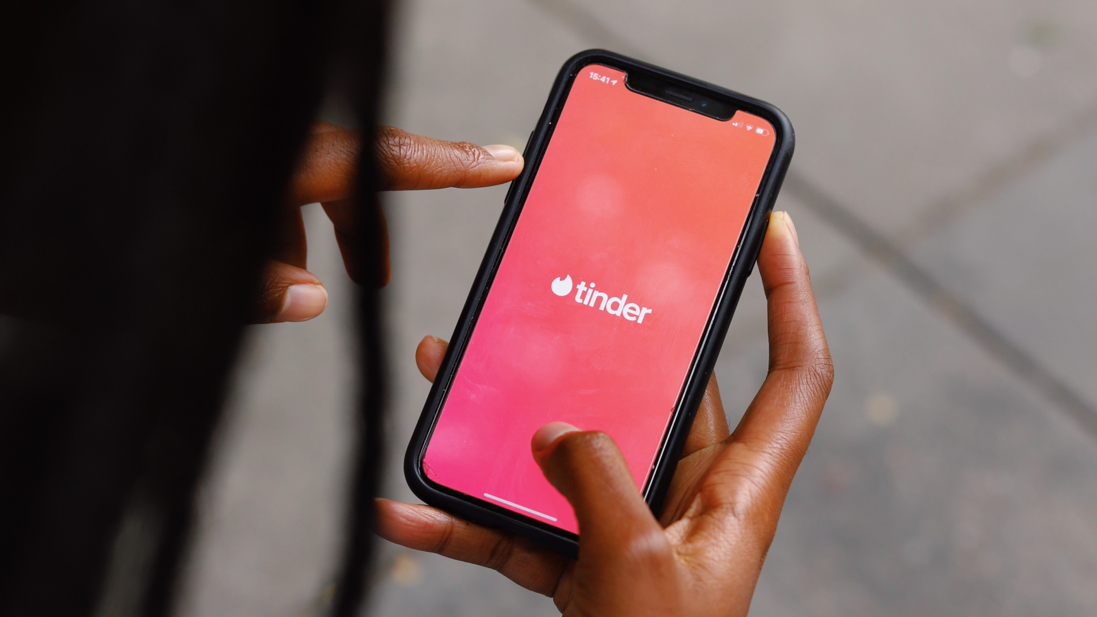 Dating Apps Are Squeezing a Dwindling User Base