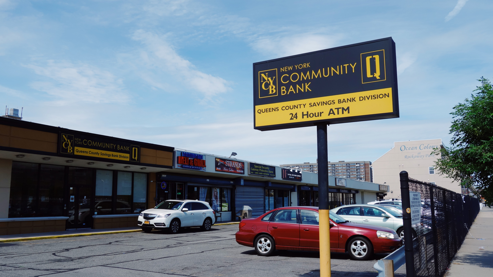New York Community Bank Scrambles for Stability