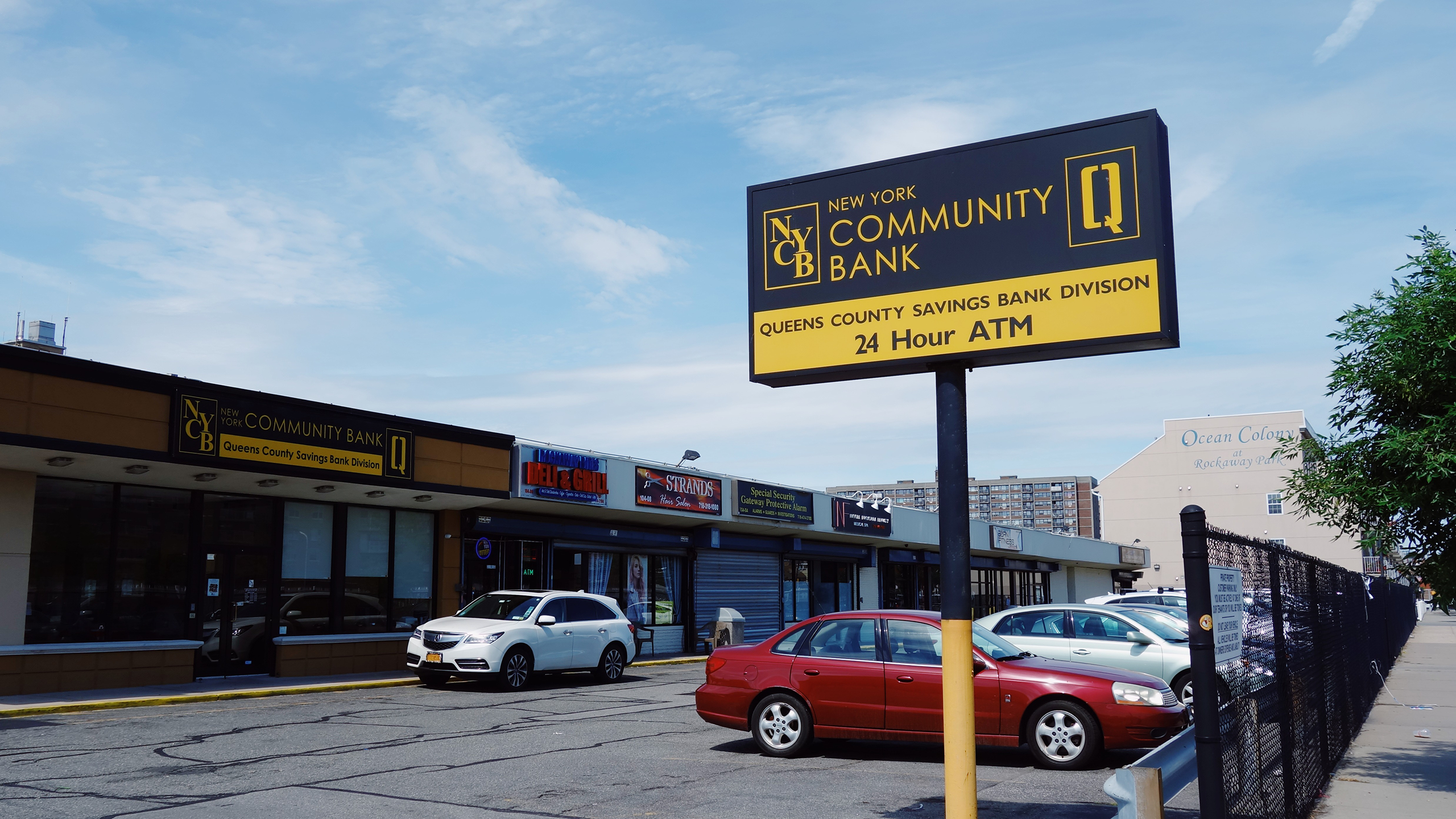Photo of a New York Community Bank sign