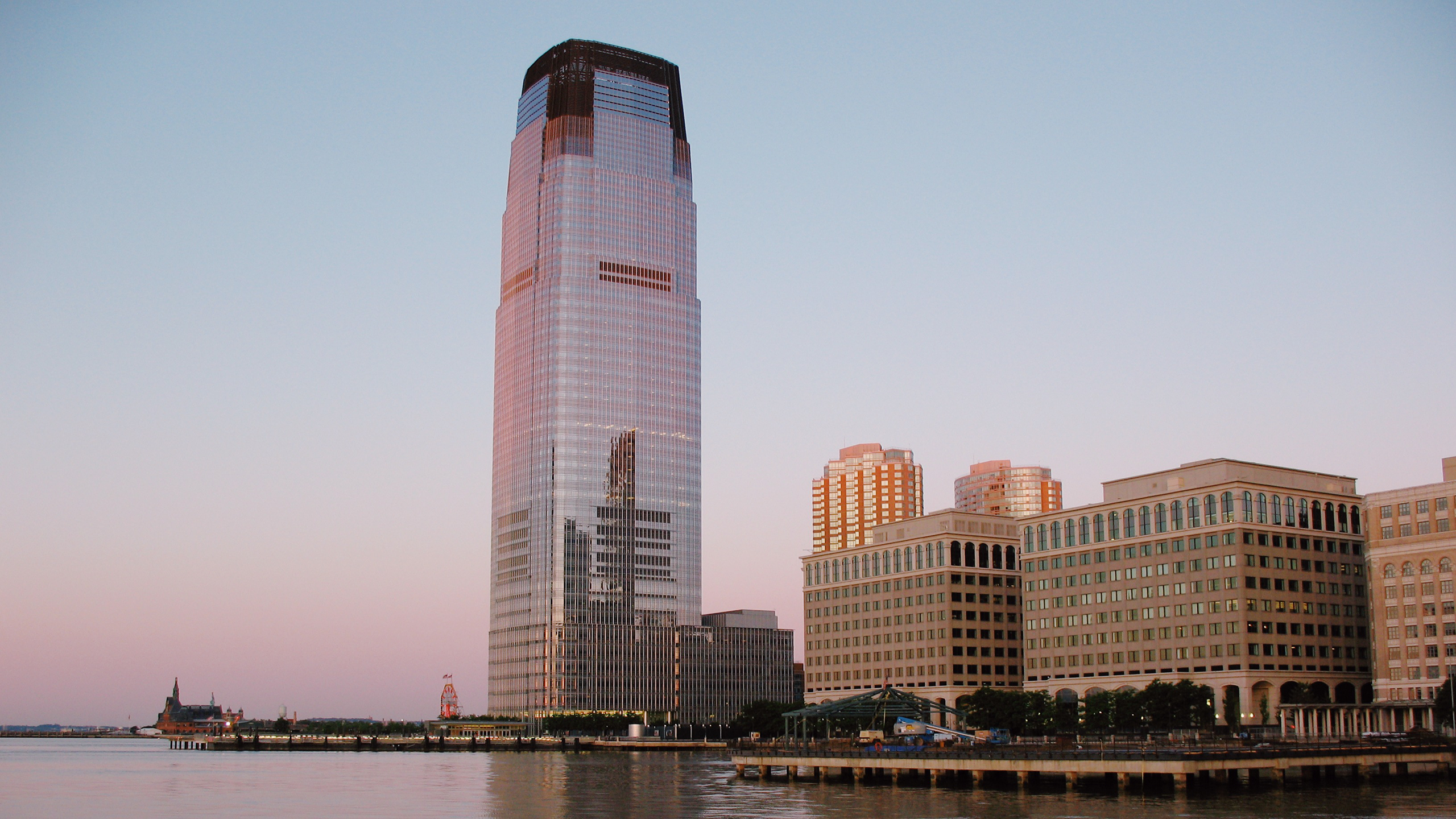 Photo of the Goldman Sachs building in New York