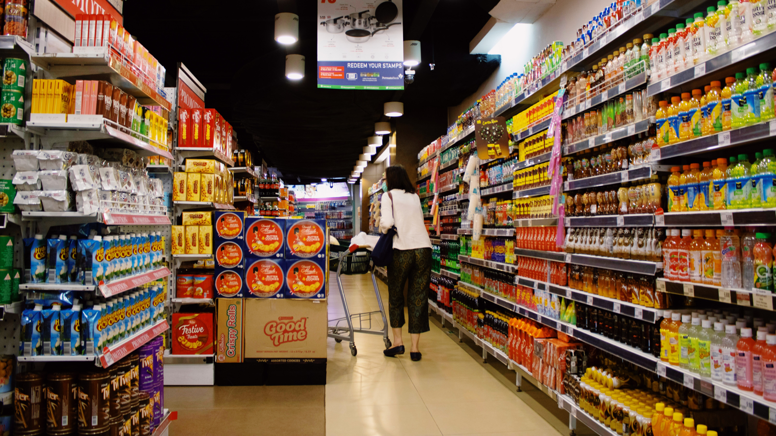 Brick-and-Mortar Stores Start Leaning into Online Shopping
