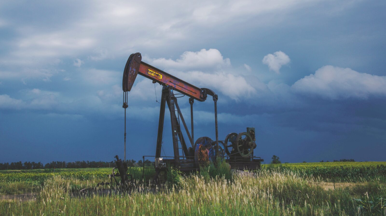 Oil Executives Predict US Production Dip If Acquisition Spree Continues