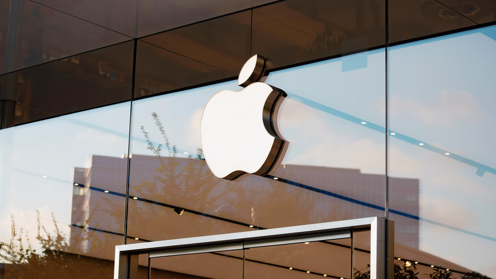 Apple Makes Strides in India as Global Competition Heats Up 