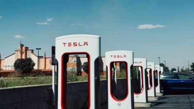 Tesla Sales in Reverse Gear For Second Straight Quarter
