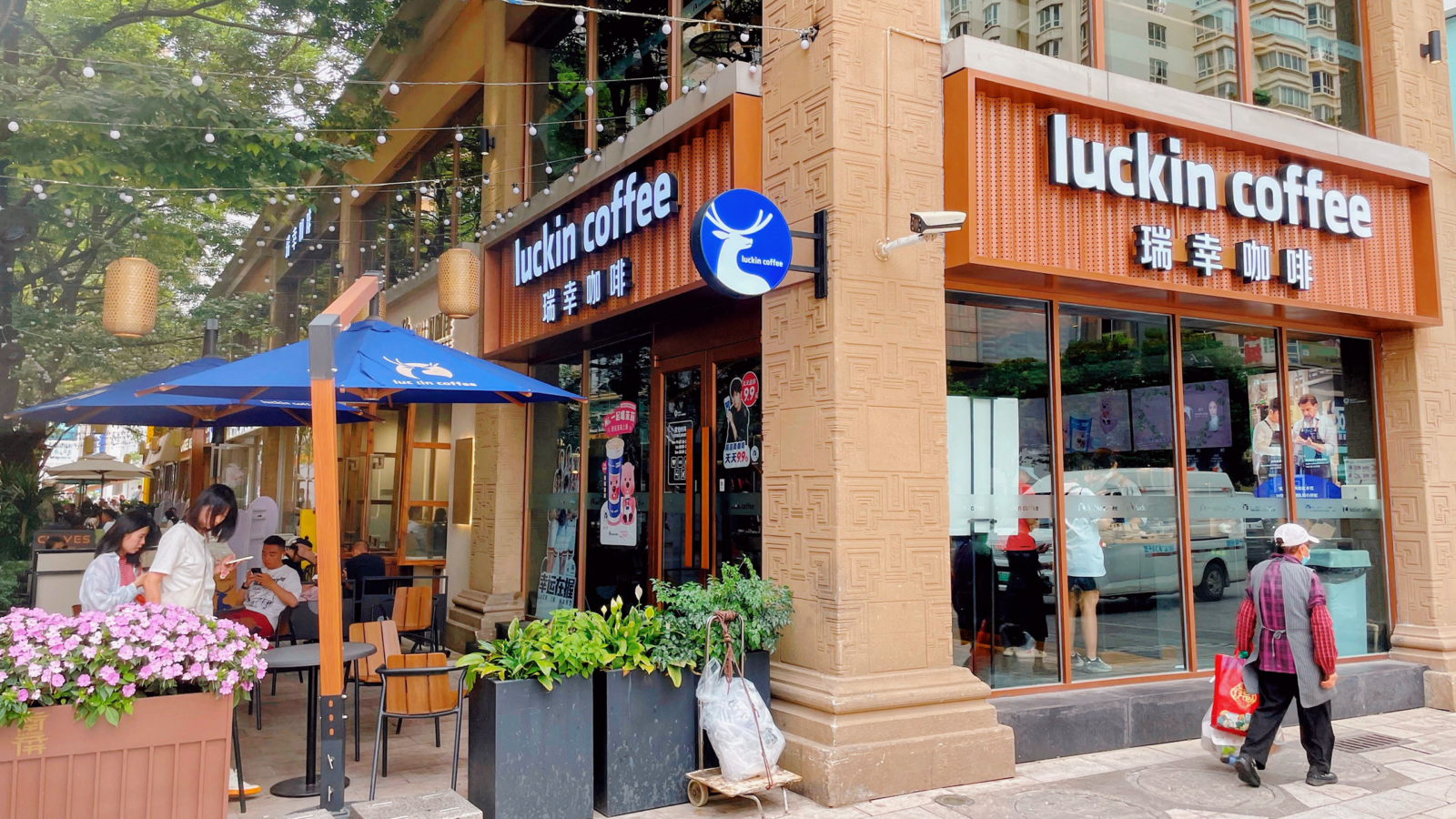 Luckin Coffee is Coming to Starbucks’ Home Turf