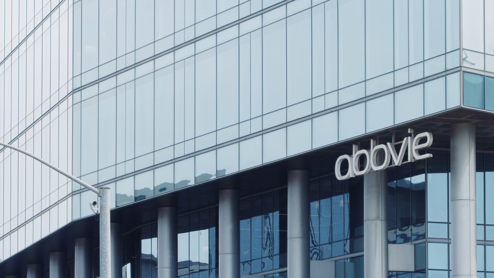 Abbvie Shares Sink Following Two Poor Trials