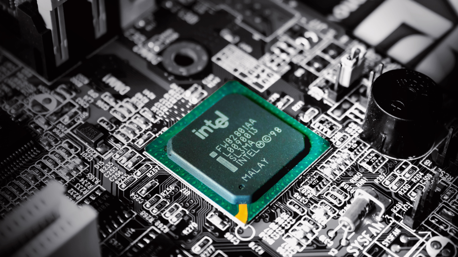 Intel’s CEO Resigns After Failed Turnaround Effort