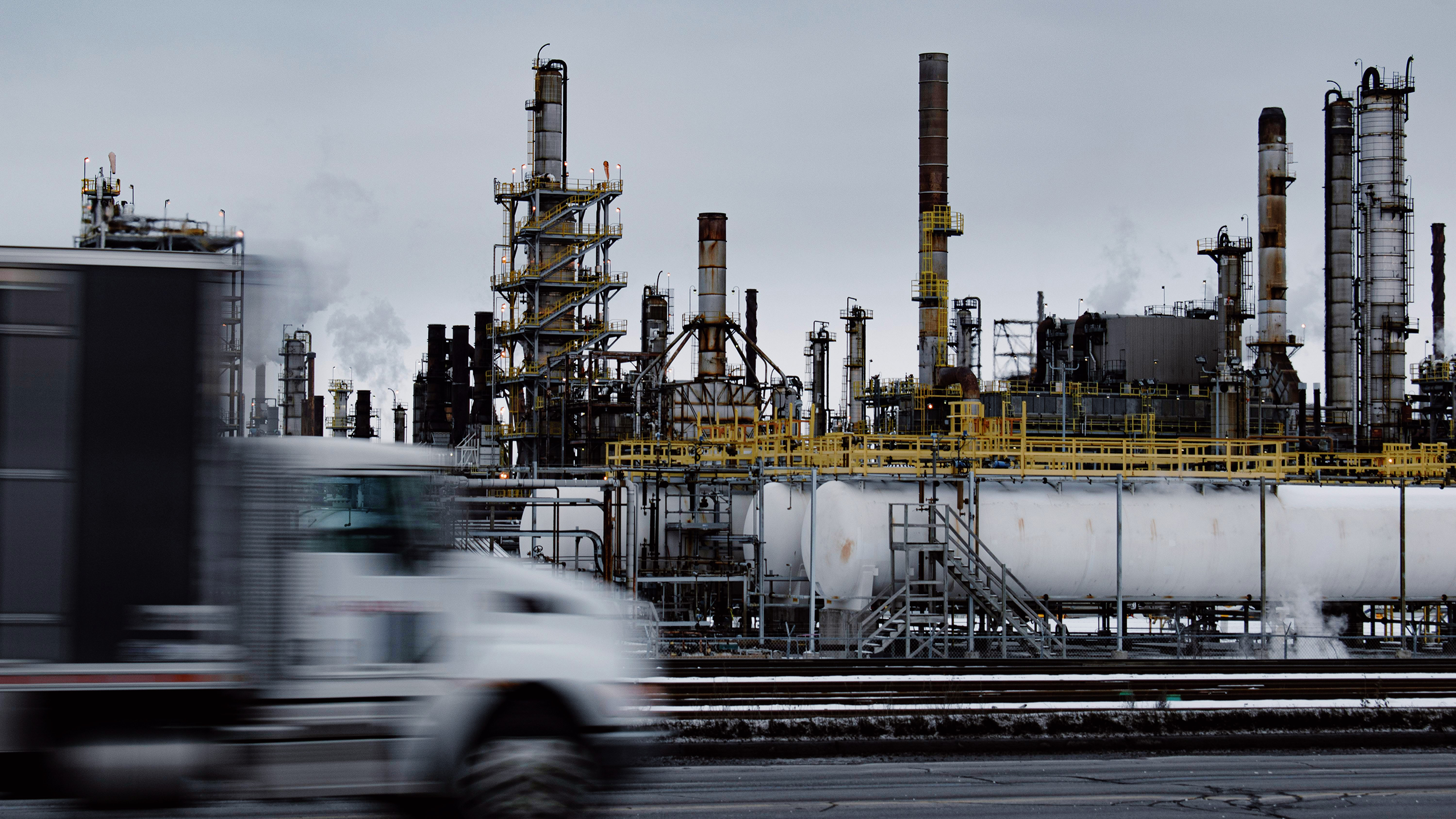 Photo of an oil refinery