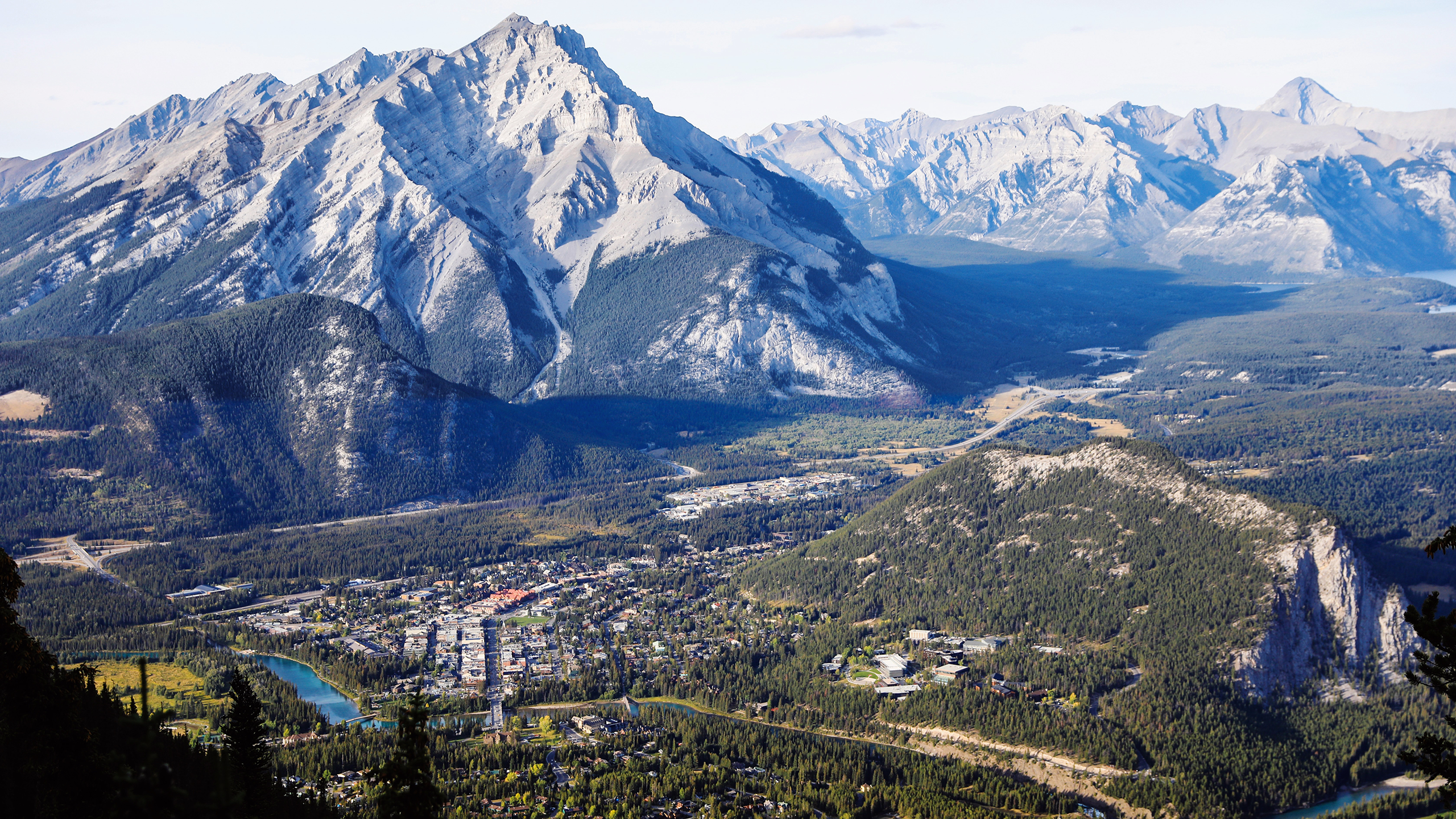 Photo of the city of Banff