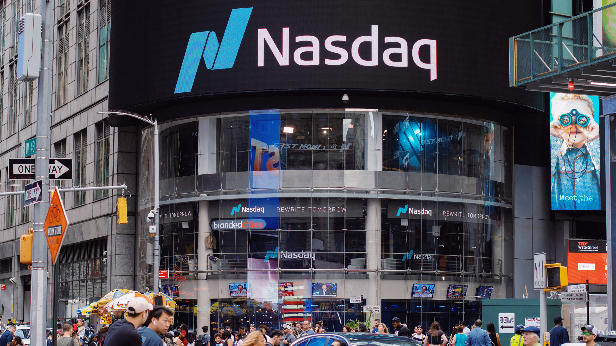 Photo of the Nasdaq Tower
