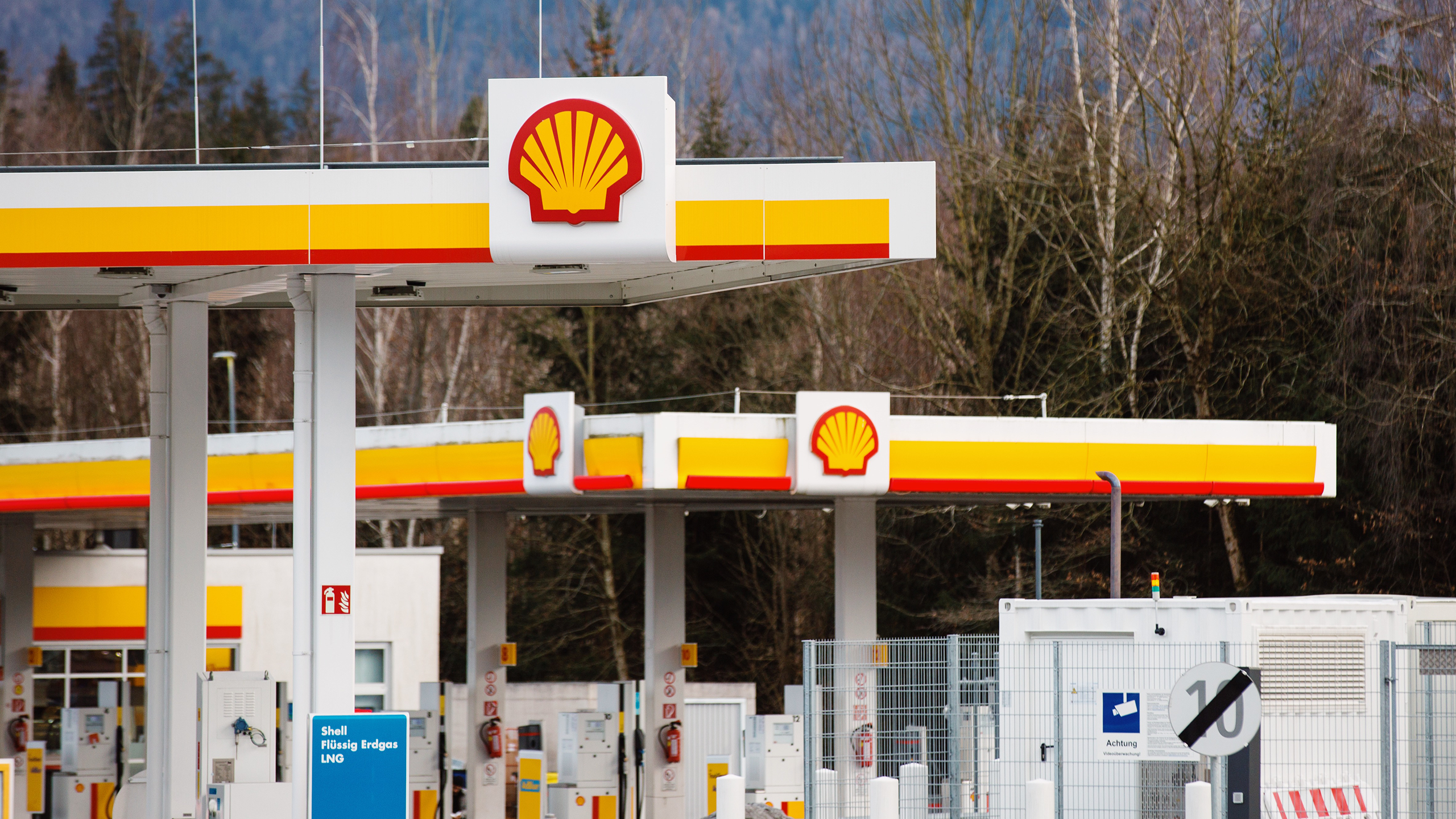 Photo of a Shell gas station