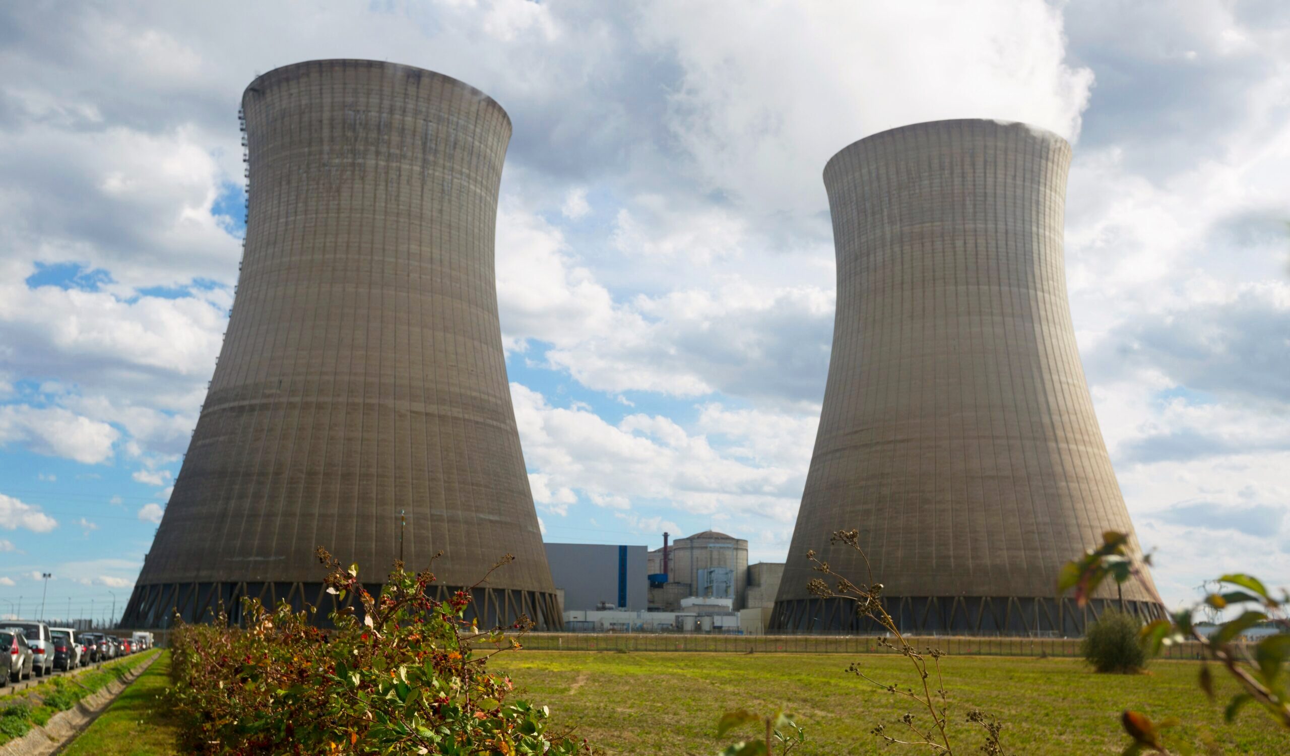Photo of a nuclear power plant.