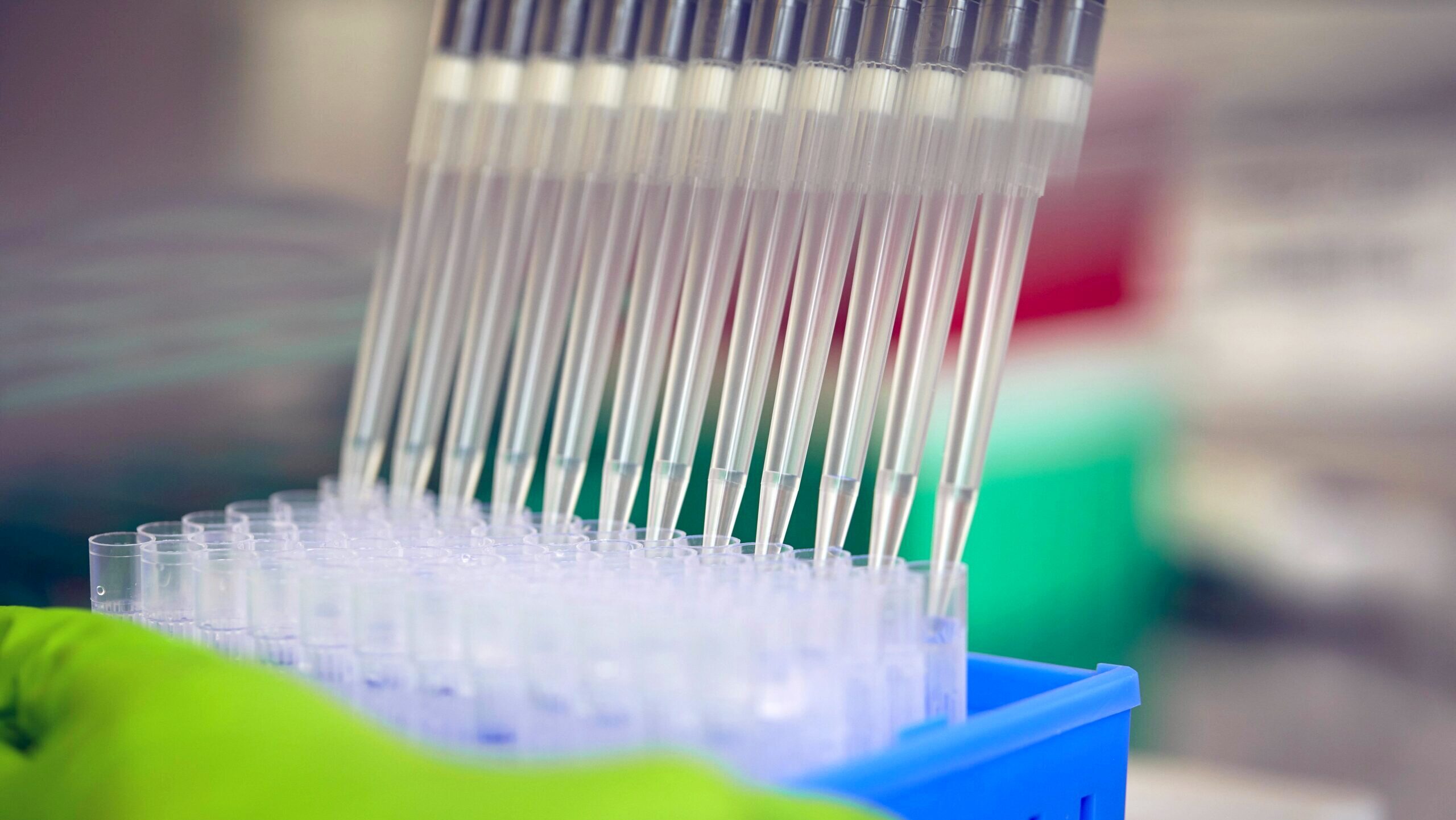 Photo of Genmab laboratory work.