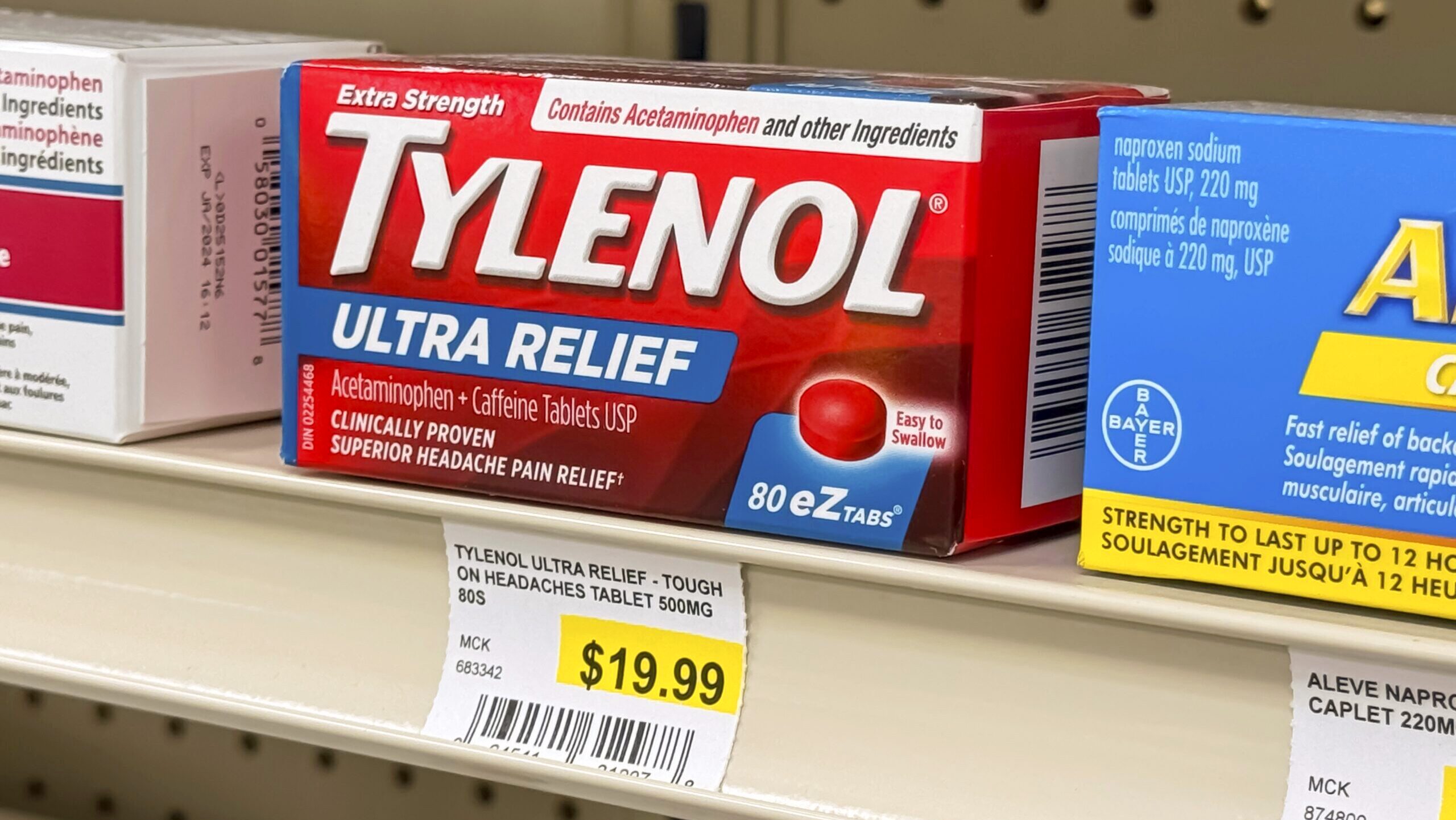 A close up to a Tylenol Ultra Relief 500mg box.