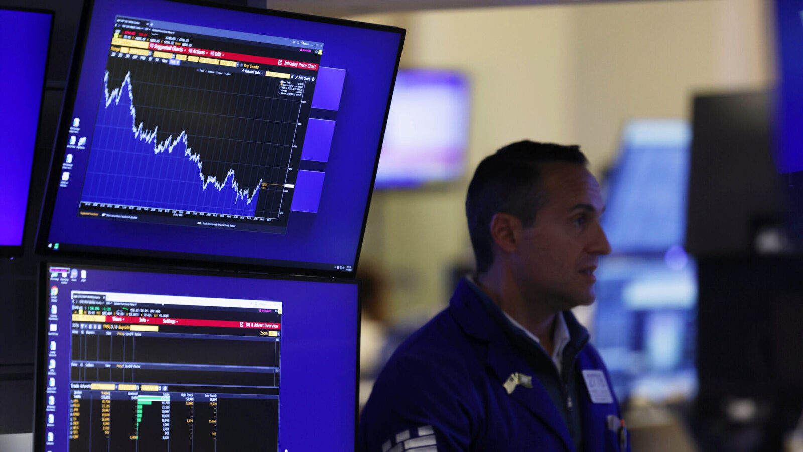Hedge Funds Start to Hedge Their AI Bets
