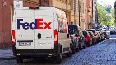 Upbeat FedEx Forecast Makes Holiday Sales Prospects Jollier