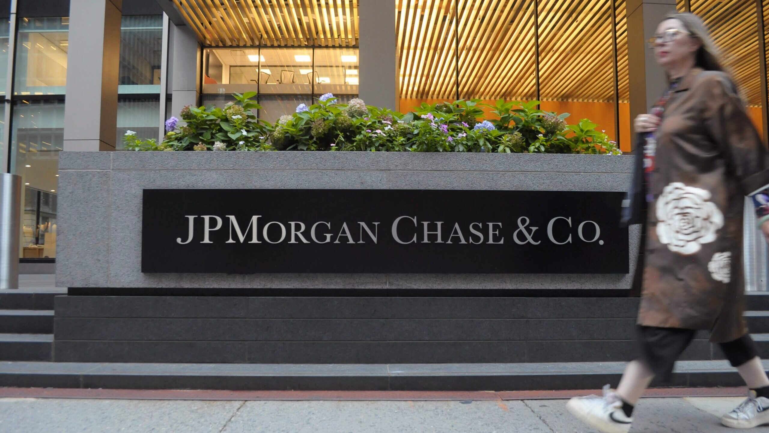Photo of a JPMorgan Chase office building.