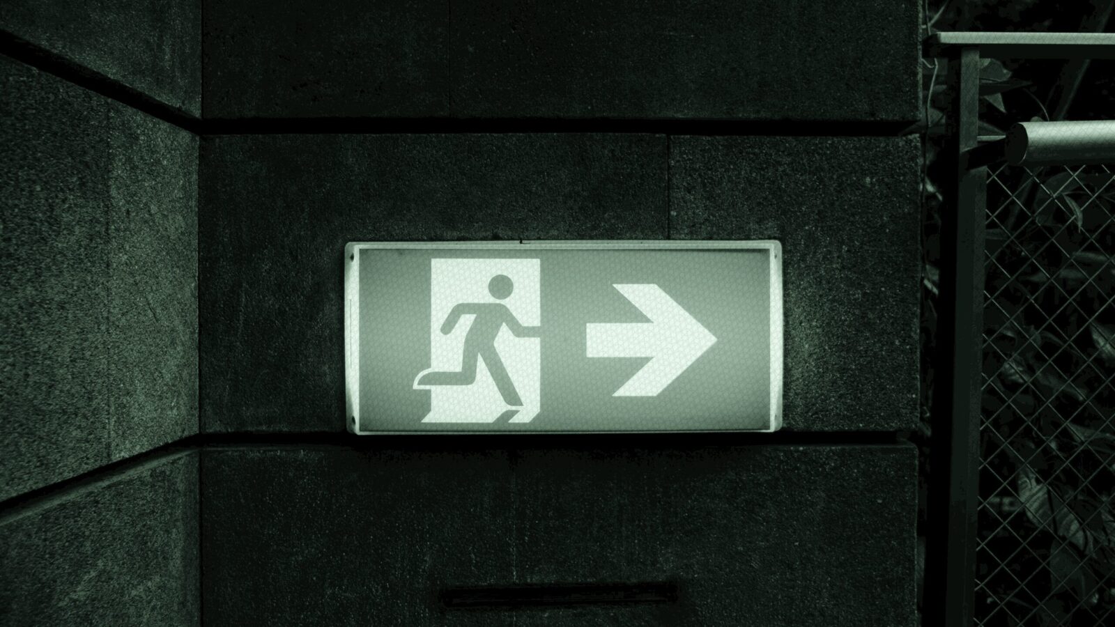 Why Wirehouses Are Losing Fewer Advisors