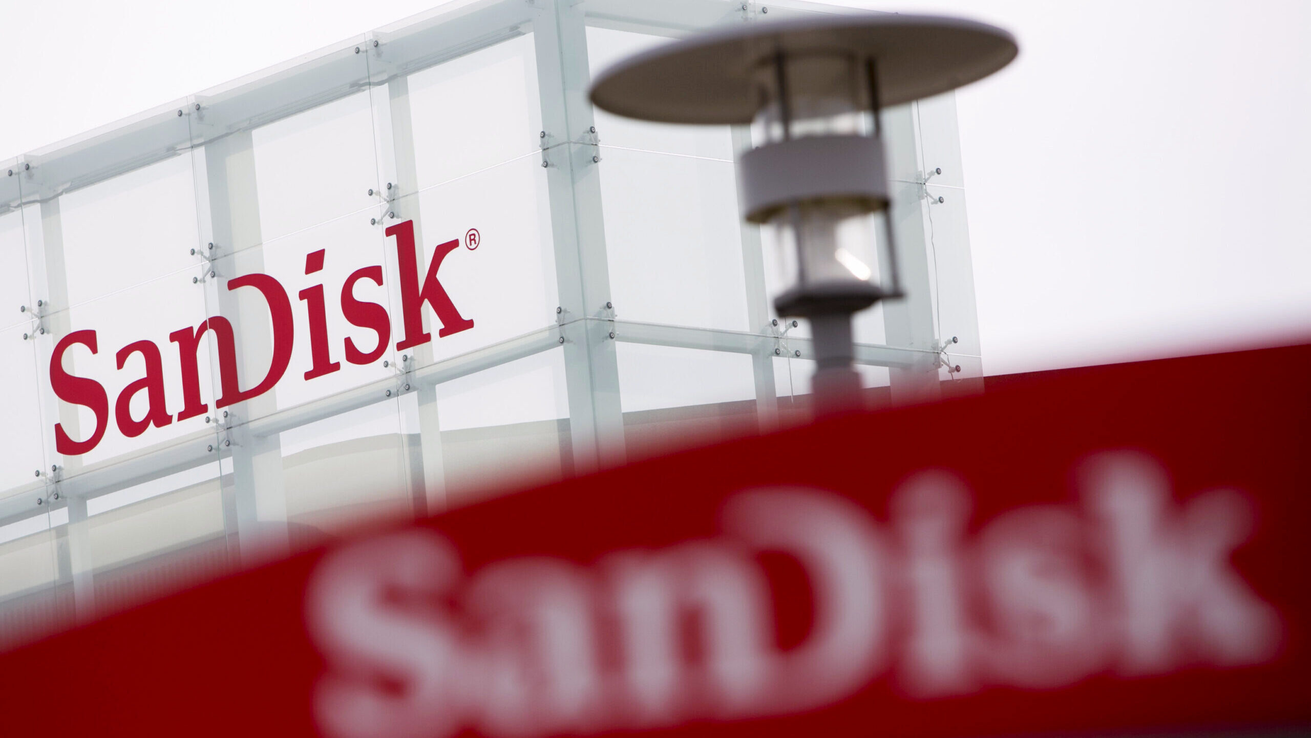 Photo of the Sandisk logo outside its corporate headquarters.