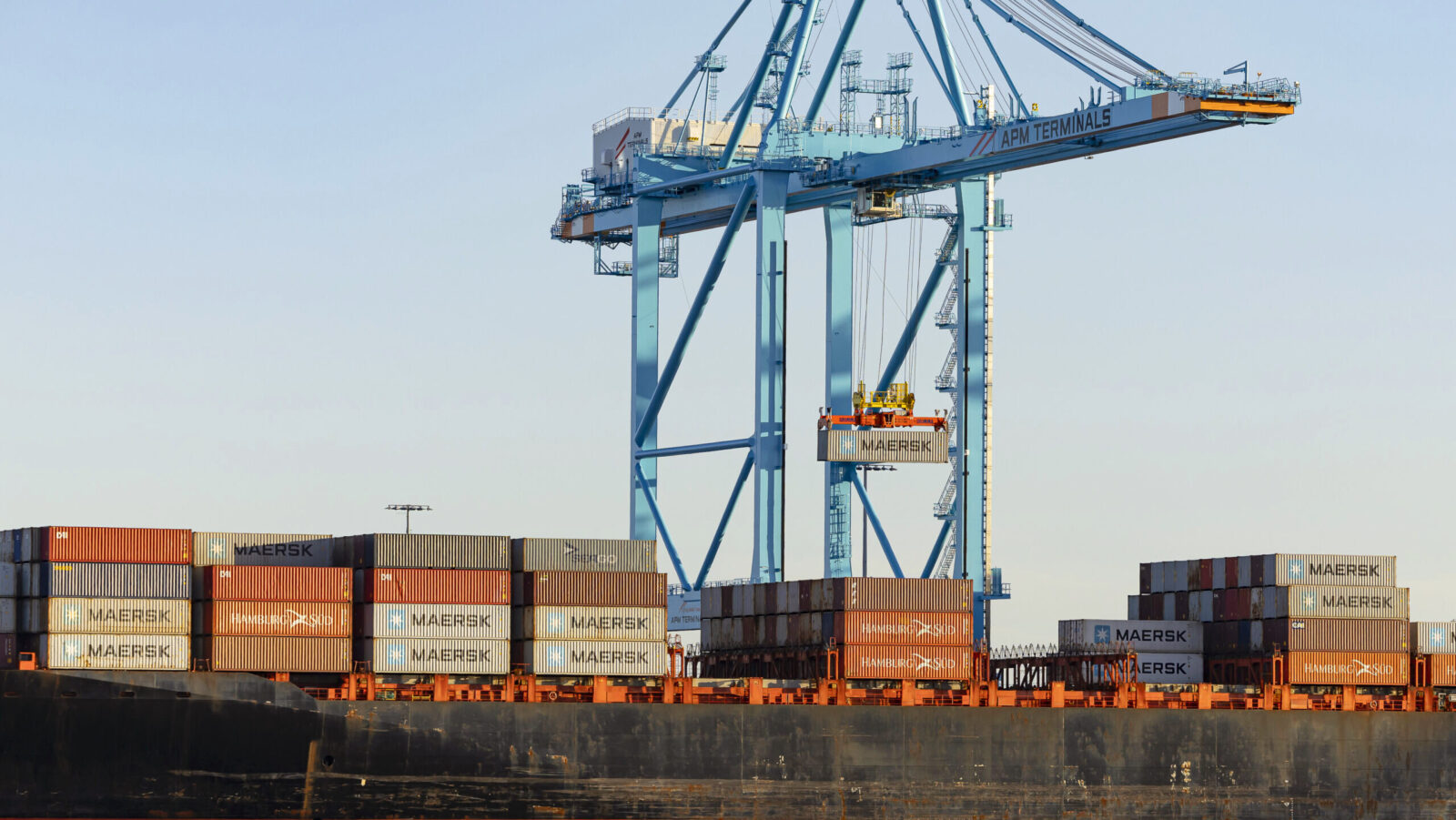 US Trade Deficit Shrinks to Lowest Since 2009