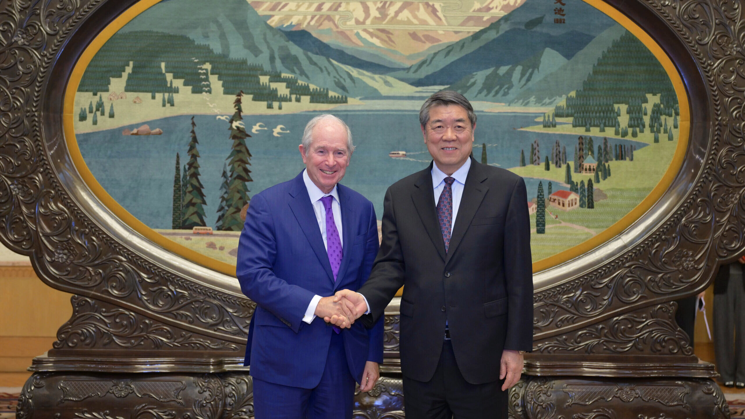 Photo of Blackstone CEO Stephen Schwarzman and Chinese Vice Premier He Lifeng.
