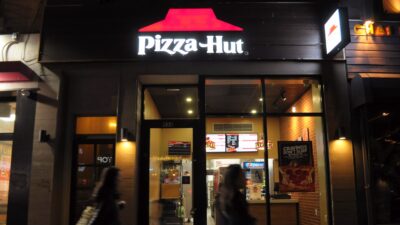 Yum Brands Slices Up Pizza Hut in $2.7 Billion Sale