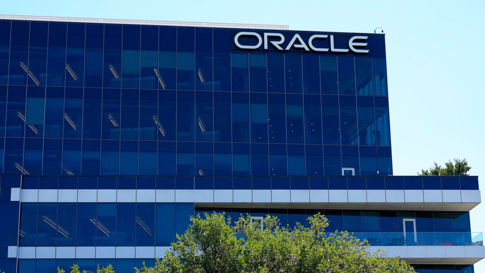 Will Wall Street Stomach Oracle’s Costly AI Transformation?