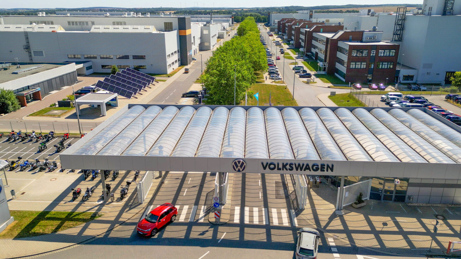 CEO Says Volkswagen May Double Layoffs to 100,000 Amid Sagging Profit