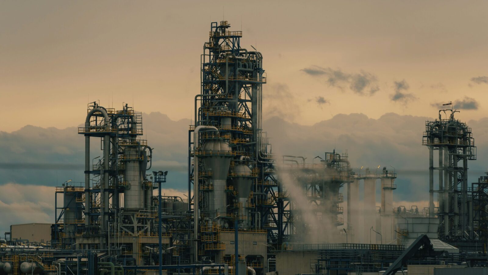 After Wild Ride, ETF Investors Pump the Brakes on Energy Funds