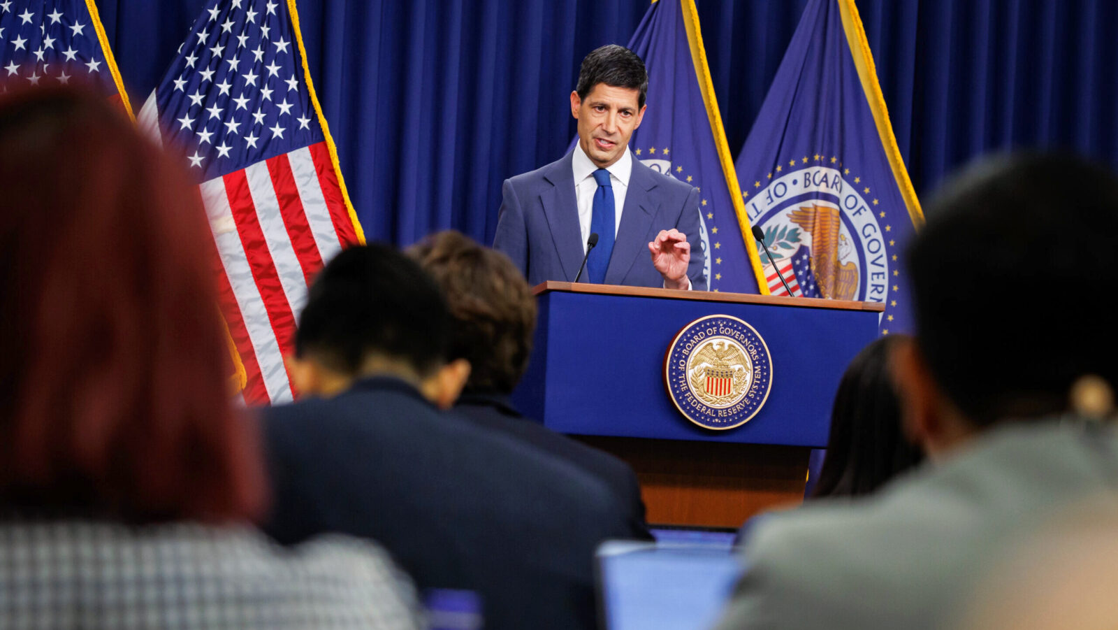 Bond Markets Throw Shade on New Fed Chair’s Inflation Strategy as Interest Rates Hold Steady