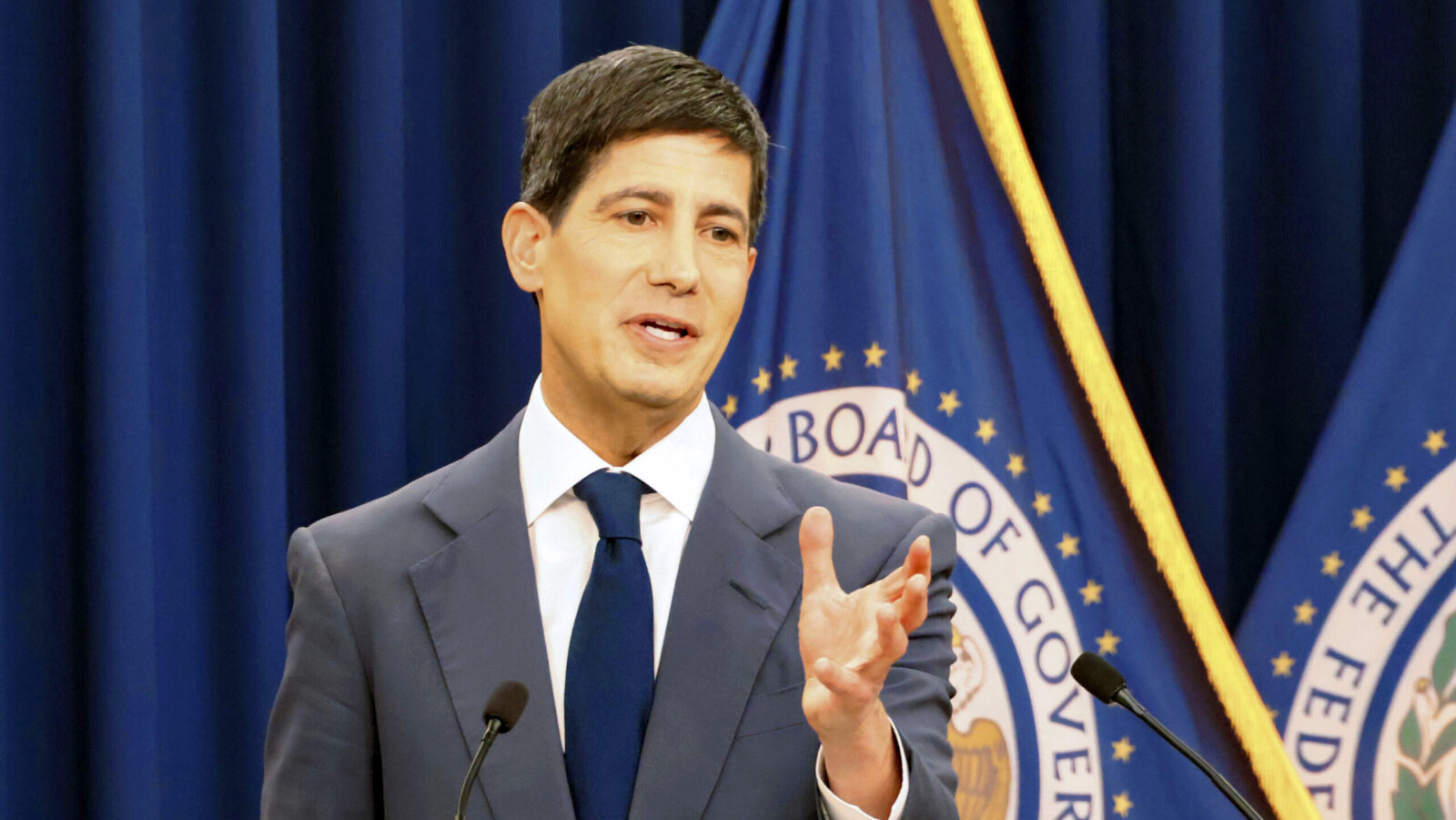 New Fed Chair Noncommittal on Interest Rates, Emphatic on Central Bank Independence