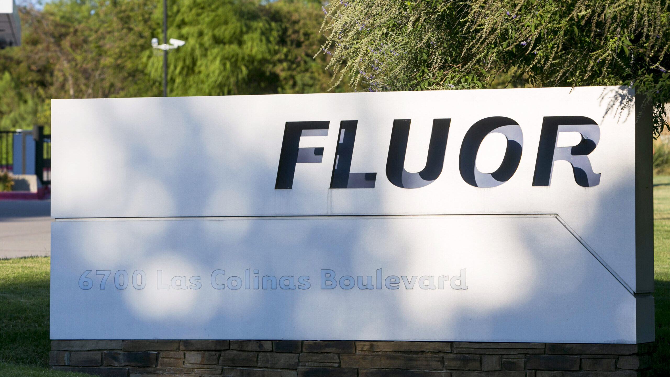 Photo of a Fluor Corporation sign.
