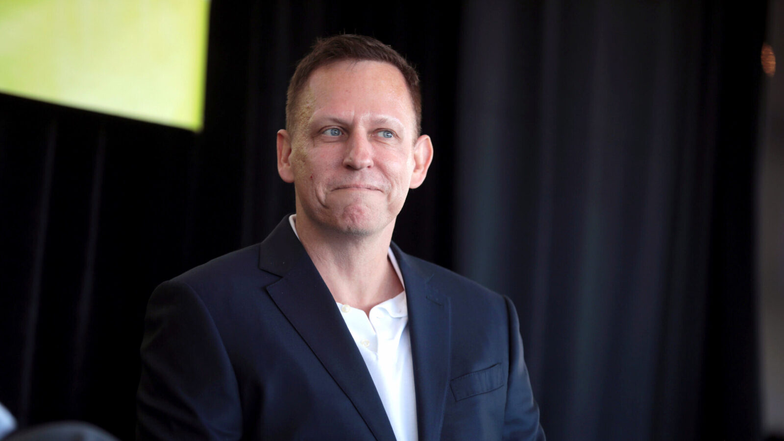 Peter Thiel Places Big Bets on Energy, Amazon in Revamped Portfolio