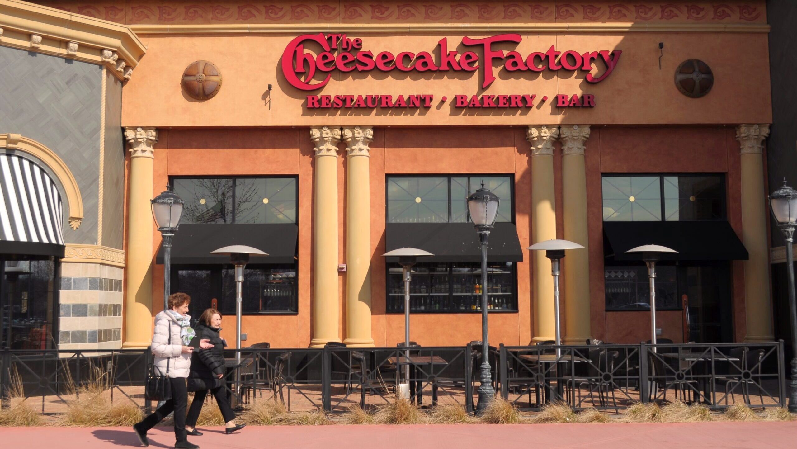 Photo of a Cheesecake Factory restaurant location.